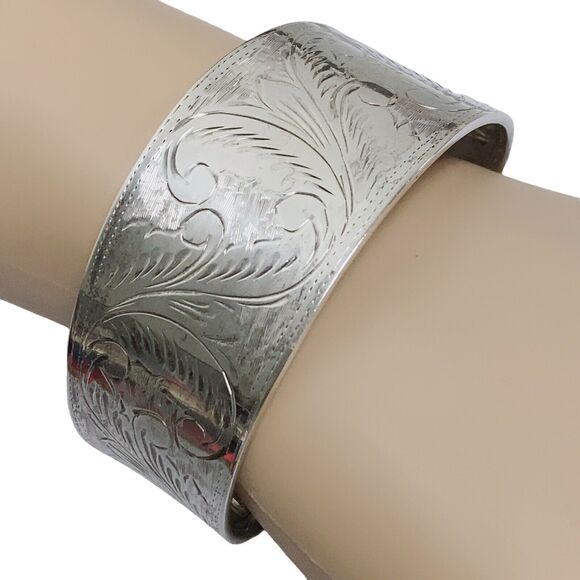 Women’s Sterling Silver Wide Cuff Bracelet with Details Signed 925 Thailand